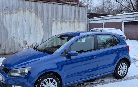 Volkswagen Polo VI (EU Market), 2011 год, 800 000 рублей, 2 фотография