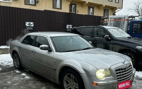 Chrysler 300C II, 2004 год, 2 фотография