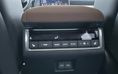 Lexus GX, 2024 год, 16 499 000 рублей, 28 фотография