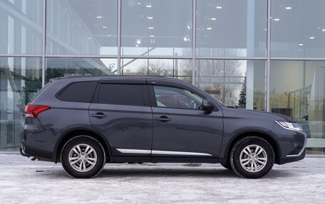 Mitsubishi Outlander III рестайлинг 3, 2019 год, 2 078 000 рублей, 4 фотография