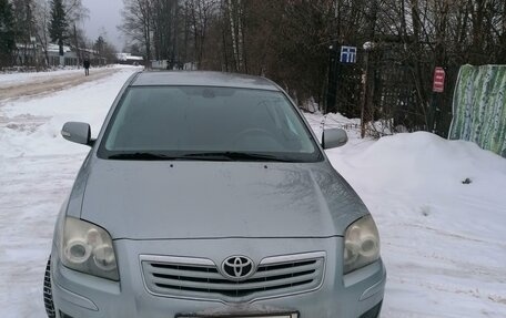 Toyota Avensis III рестайлинг, 2008 год, 940 000 рублей, 1 фотография