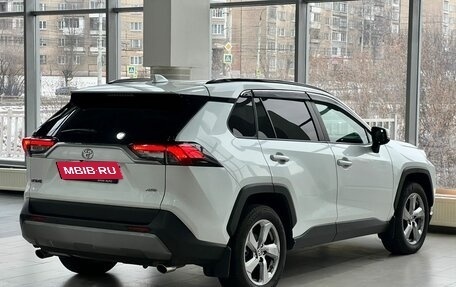 Toyota RAV4, 2021 год, 4 649 000 рублей, 4 фотография