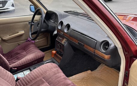 Mercedes-Benz W123, 1983 год, 450 000 рублей, 9 фотография