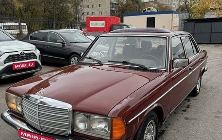 Mercedes-Benz W123, 1983 год, 450 000 рублей, 3 фотография