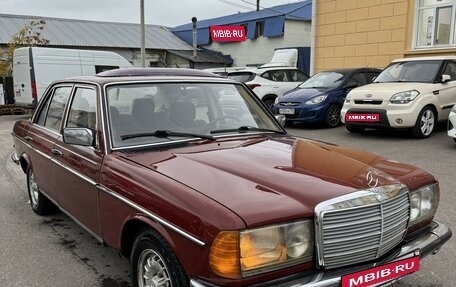 Mercedes-Benz W123, 1983 год, 450 000 рублей, 2 фотография