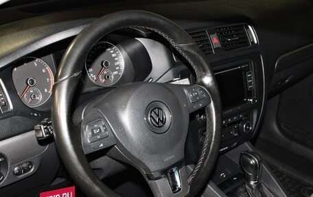 Volkswagen Jetta VI, 2011 год, 997 000 рублей, 12 фотография