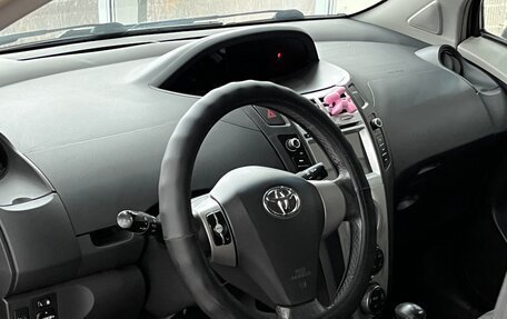 Toyota Yaris III рестайлинг, 2008 год, 769 000 рублей, 8 фотография