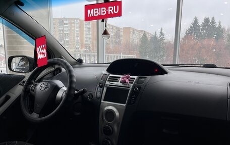 Toyota Yaris III рестайлинг, 2008 год, 769 000 рублей, 9 фотография