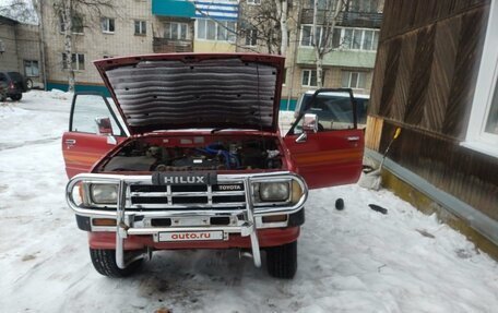 Toyota Hilux Surf I, 1988 год, 700 000 рублей, 2 фотография