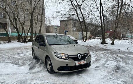 Renault Logan II, 2017 год, 650 000 рублей, 5 фотография