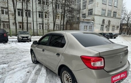 Renault Logan II, 2017 год, 650 000 рублей, 3 фотография