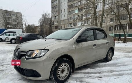 Renault Logan II, 2017 год, 650 000 рублей, 2 фотография