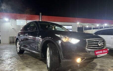 Infiniti QX70, 2013 год, 2 200 000 рублей, 2 фотография