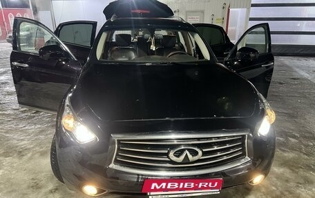 Infiniti QX70, 2013 год, 2 200 000 рублей, 12 фотография