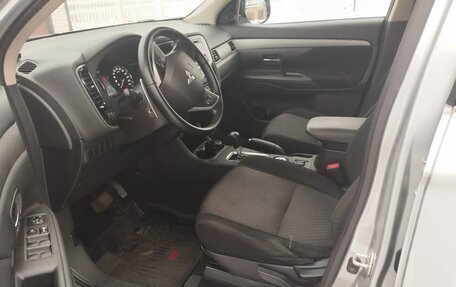 Mitsubishi Outlander III рестайлинг 3, 2013 год, 2 350 000 рублей, 7 фотография