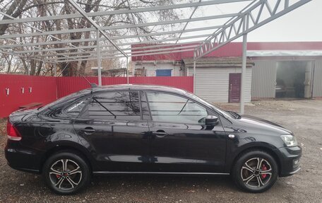 Volkswagen Polo VI (EU Market), 2017 год, 850 000 рублей, 2 фотография