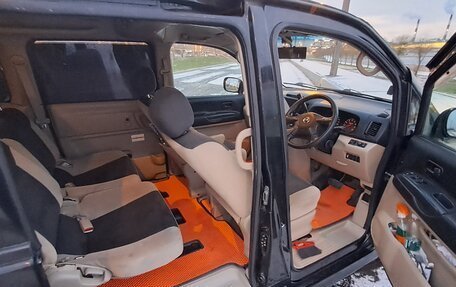 Nissan Serena II, 2004 год, 750 000 рублей, 4 фотография