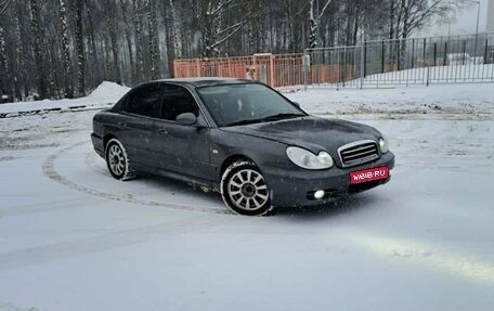 Hyundai Sonata IV рестайлинг, 2005 год, 300 000 рублей, 1 фотография