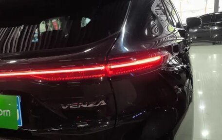 Toyota Venza, 2022 год, 3 007 999 рублей, 8 фотография