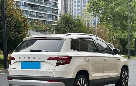 Skoda Karoq I, 2021 год, 1 800 000 рублей, 2 фотография