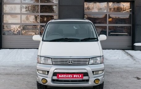 Toyota Regius, 1997 год, 1 000 000 рублей, 8 фотография