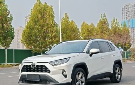 Toyota RAV4, 2020 год, 2 449 999 рублей, 1 фотография