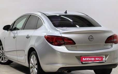 Opel Astra J, 2014 год, 928 000 рублей, 2 фотография