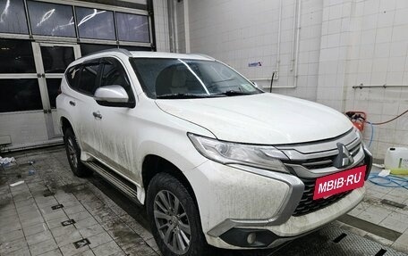 Mitsubishi Pajero Sport III рестайлинг, 2017 год, 2 197 000 рублей, 5 фотография