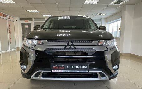 Mitsubishi Outlander III рестайлинг 3, 2018 год, 2 099 999 рублей, 2 фотография