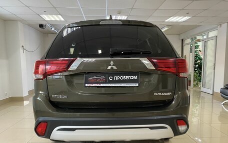 Mitsubishi Outlander III рестайлинг 3, 2018 год, 2 099 999 рублей, 6 фотография