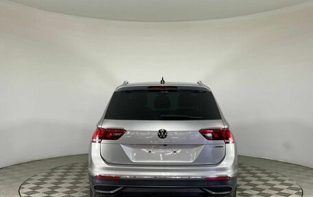 Volkswagen Tiguan II, 2020 год, 2 866 000 рублей, 6 фотография