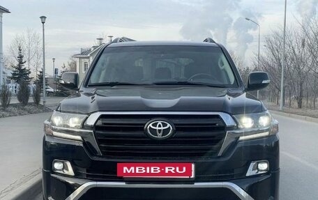 Toyota Land Cruiser 200, 2016 год, 6 149 000 рублей, 2 фотография