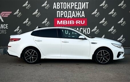 KIA Optima IV, 2018 год, 2 410 000 рублей, 10 фотография