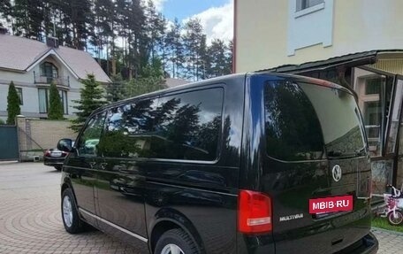 Volkswagen Multivan T5, 2011 год, 2 210 000 рублей, 2 фотография