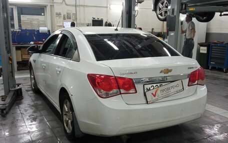 Chevrolet Cruze II, 2010 год, 650 000 рублей, 4 фотография