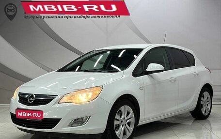 Opel Astra J, 2011 год, 770 000 рублей, 1 фотография