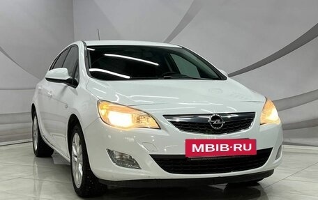 Opel Astra J, 2011 год, 770 000 рублей, 4 фотография