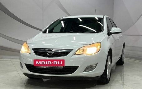 Opel Astra J, 2011 год, 770 000 рублей, 2 фотография