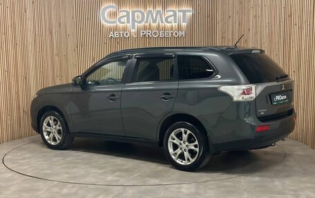 Mitsubishi Outlander III рестайлинг 3, 2013 год, 1 857 000 рублей, 3 фотография