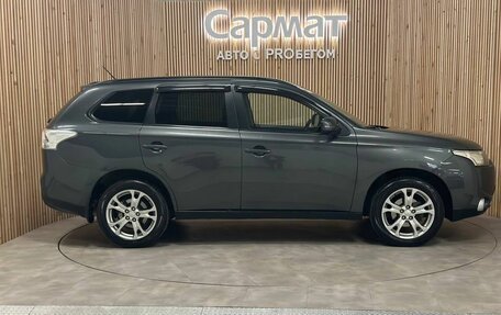 Mitsubishi Outlander III рестайлинг 3, 2013 год, 1 857 000 рублей, 6 фотография