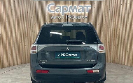 Mitsubishi Outlander III рестайлинг 3, 2013 год, 1 857 000 рублей, 4 фотография