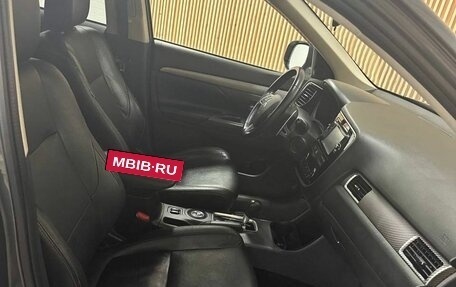 Mitsubishi Outlander III рестайлинг 3, 2013 год, 1 857 000 рублей, 28 фотография