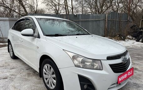 Chevrolet Cruze II, 2013 год, 650 000 рублей, 3 фотография