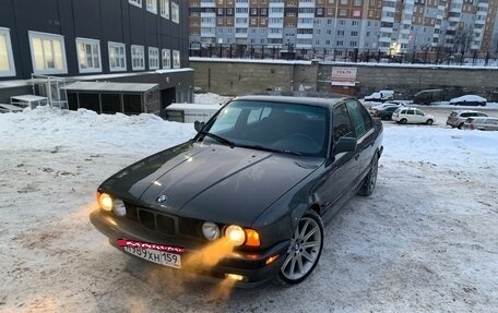 BMW 5 серия, 1989 год, 850 000 рублей, 3 фотография