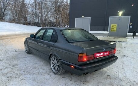 BMW 5 серия, 1989 год, 850 000 рублей, 9 фотография