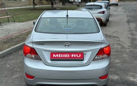 Hyundai Solaris II рестайлинг, 2011 год, 830 000 рублей, 4 фотография