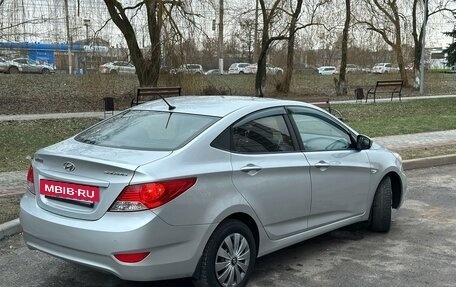 Hyundai Solaris II рестайлинг, 2011 год, 830 000 рублей, 3 фотография