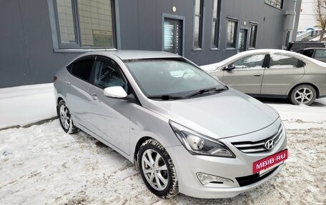 Hyundai Solaris II рестайлинг, 2015 год, 1 300 000 рублей, 2 фотография