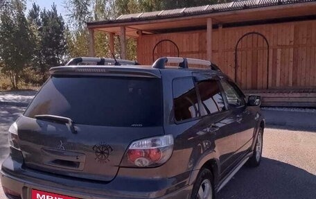 Mitsubishi Outlander III рестайлинг 3, 2005 год, 720 000 рублей, 24 фотография