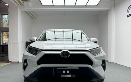 Toyota RAV4, 2021 год, 2 938 000 рублей, 2 фотография